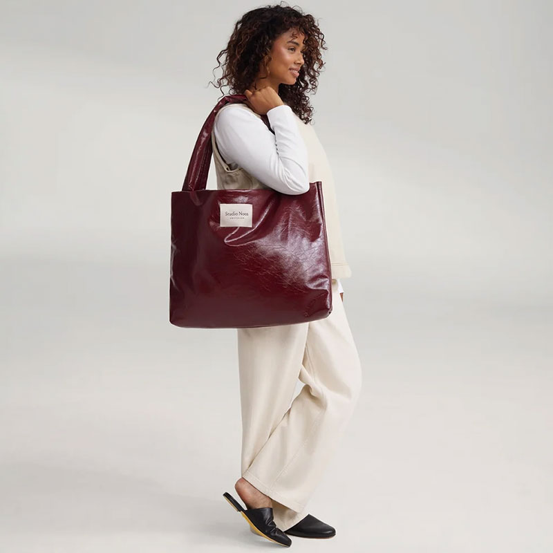 burgundymombag1